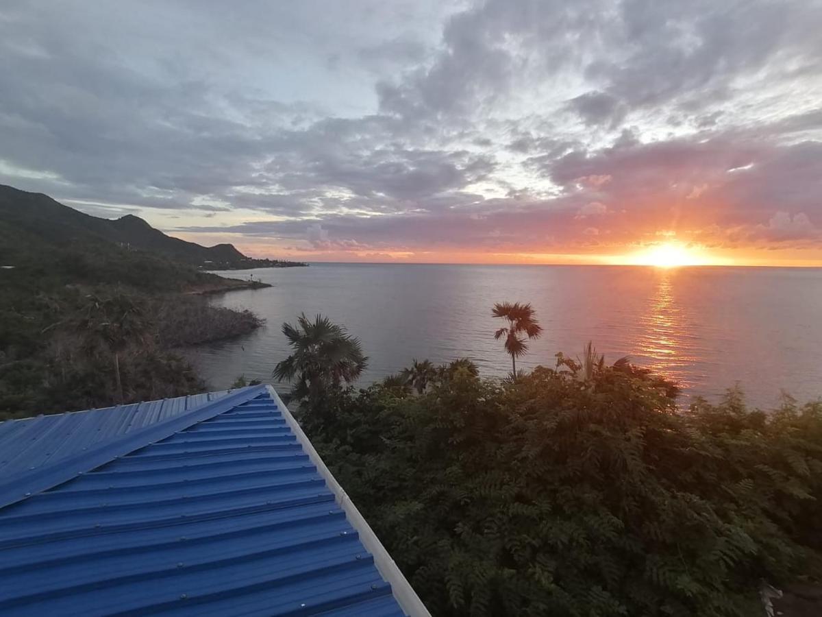 321 Surprise Beach House And Glamping Archibolds Bagian luar foto