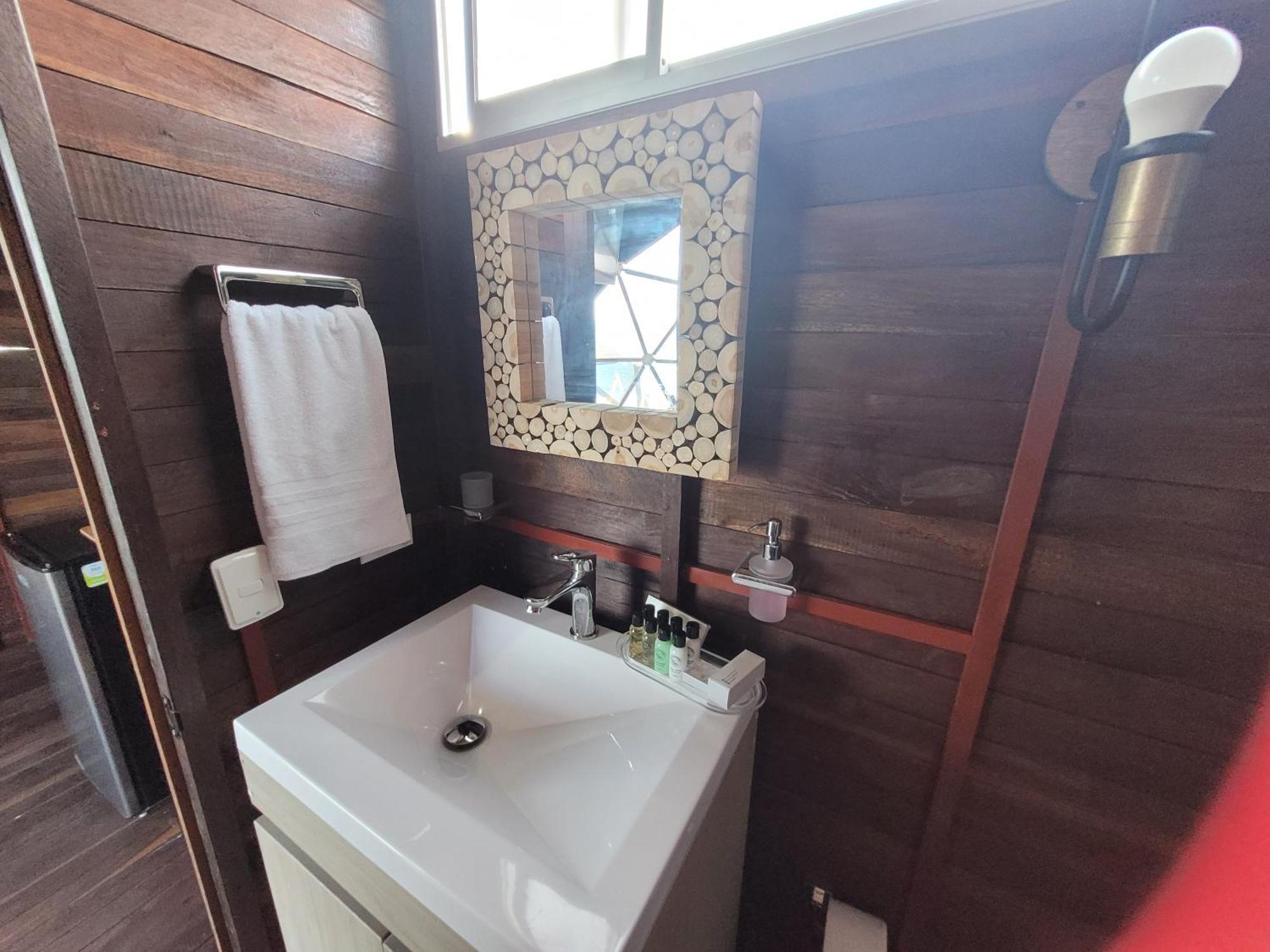 321 Surprise Beach House And Glamping Archibolds Bagian luar foto