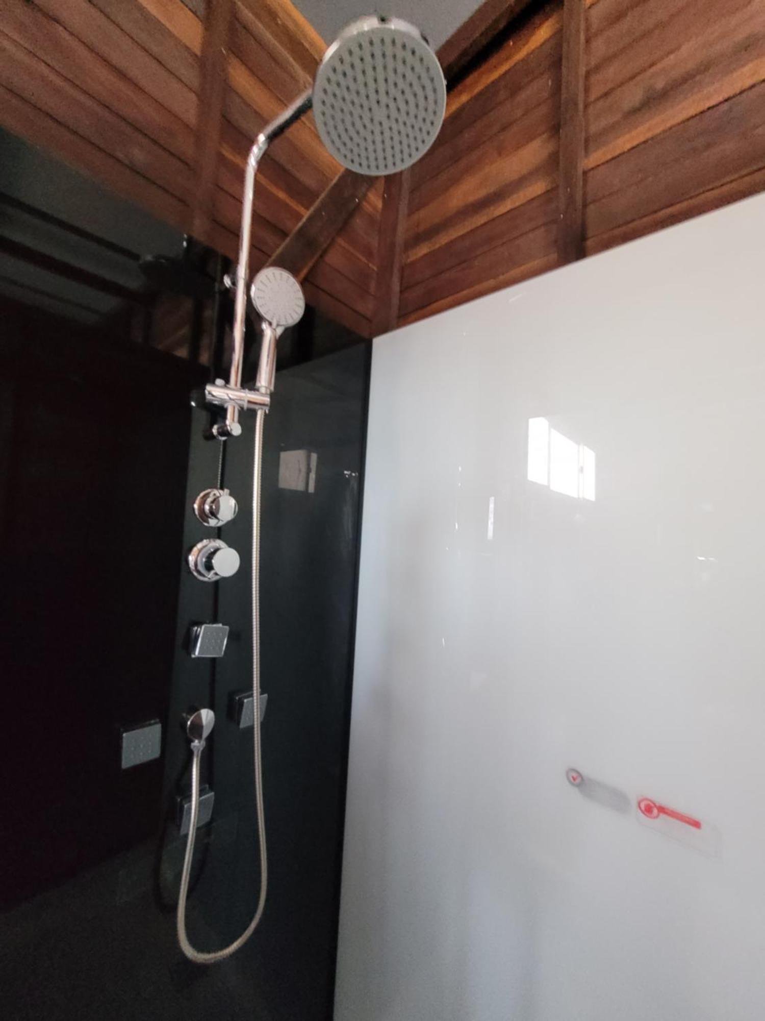 321 Surprise Beach House And Glamping Archibolds Bagian luar foto