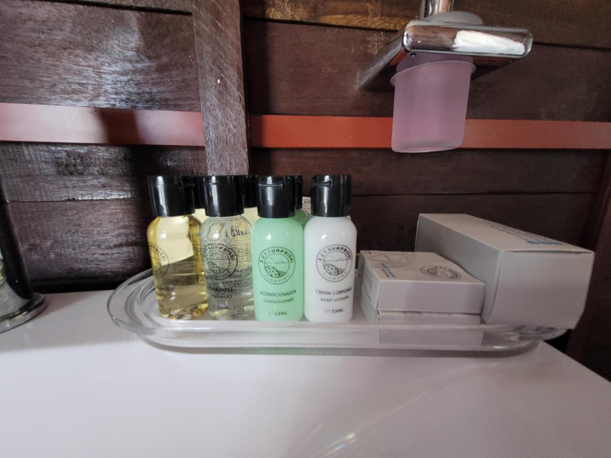 321 Surprise Beach House And Glamping Archibolds Bagian luar foto