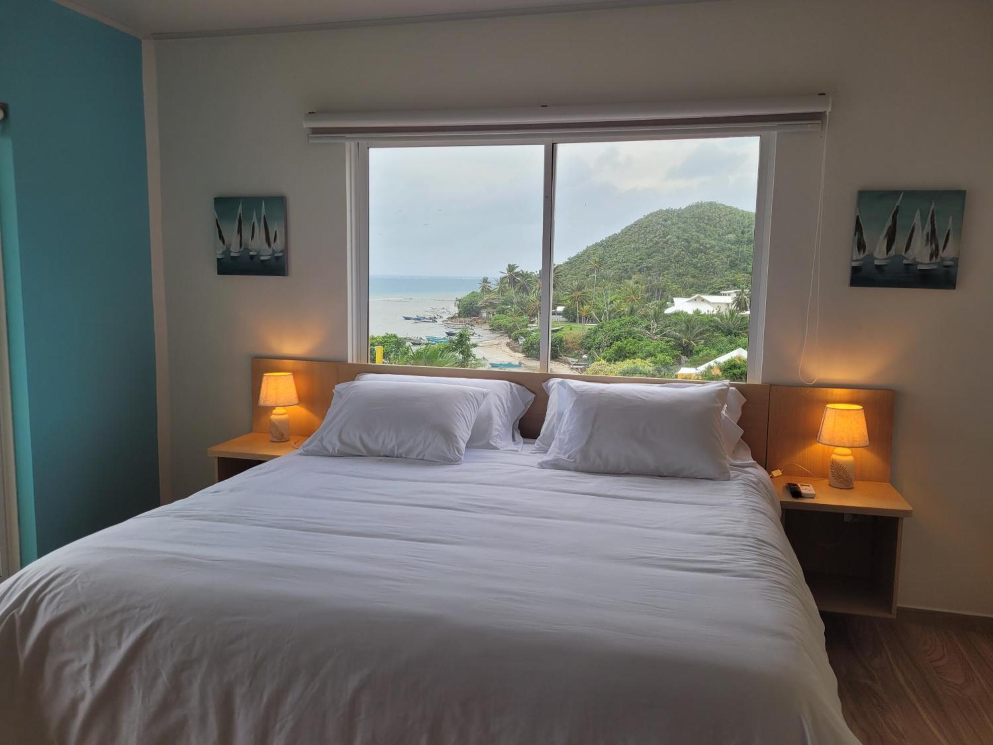 321 Surprise Beach House And Glamping Archibolds Ruang foto