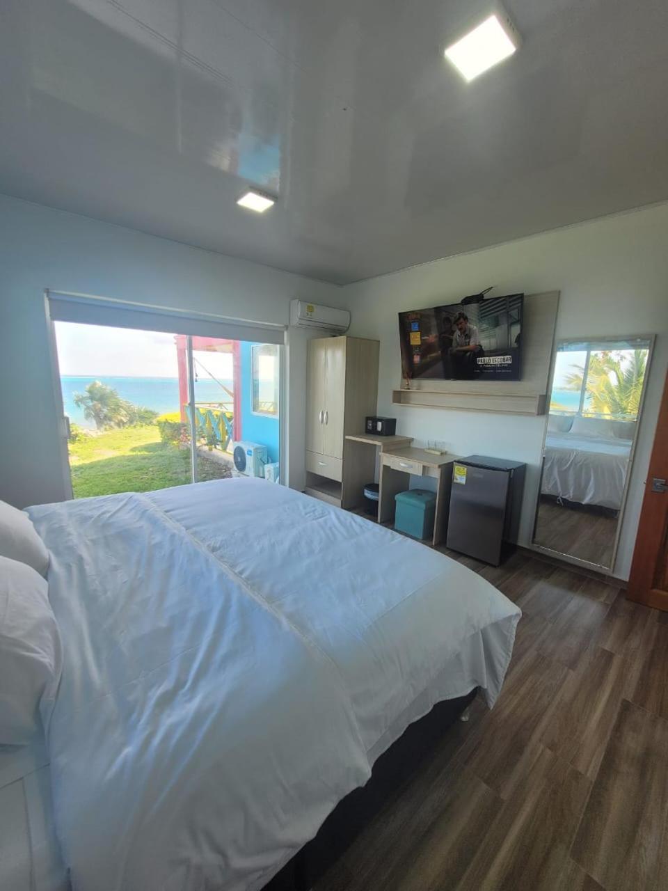 321 Surprise Beach House And Glamping Archibolds Bagian luar foto